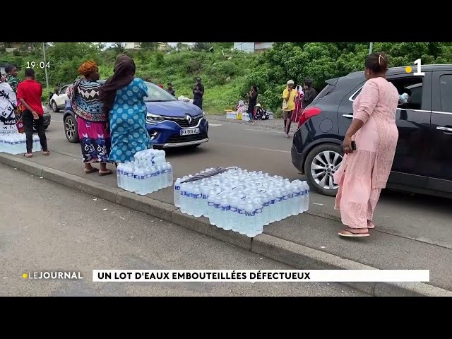 Un lot d'eaux embouteillées défectueux