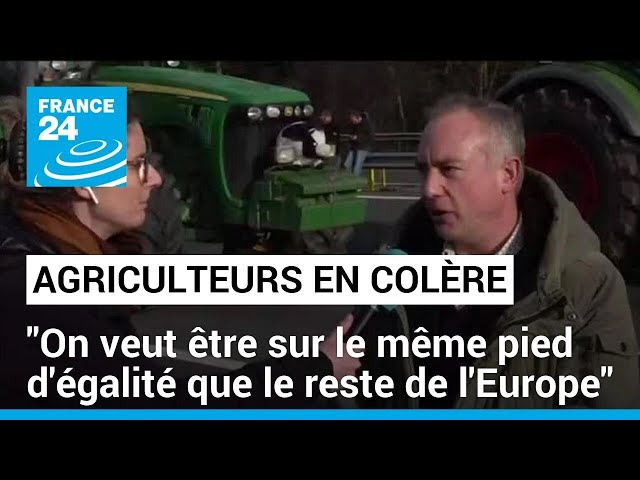 Agriculteurs français : 8 points de blocage sur les autoroutes menant à Paris • FRANCE 24