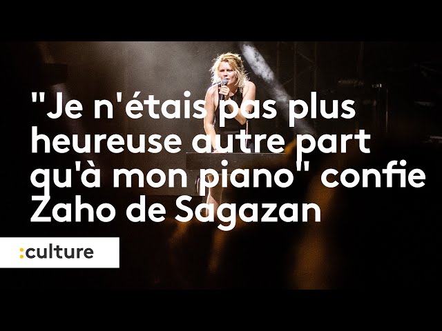 "Je n'étais pas plus heureuse autre part qu’à mon piano"  confie la chanteuse Zaho de