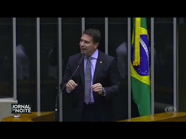 Carlos Bolsonaro é alvo da Polícia Federal
