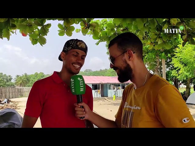 À San Pedro, la plage sert aussi d'abri pour les supporters marocains