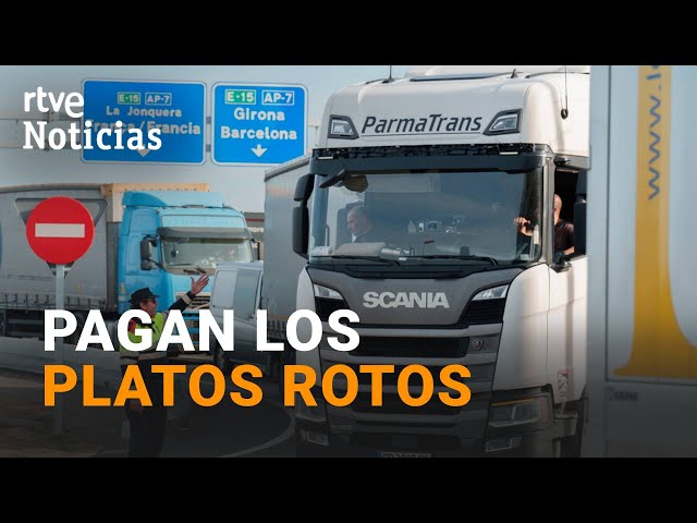 TRANSPORTISTAS españoles PIERDEN más de 10 MILLONES de EUROS al DÍA por el BLOQUEO en FRANCIA | RTVE