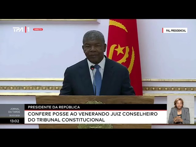 Presidente da República: Confere posse ao venerando juiz conselheiro do Tribunal Constitucional