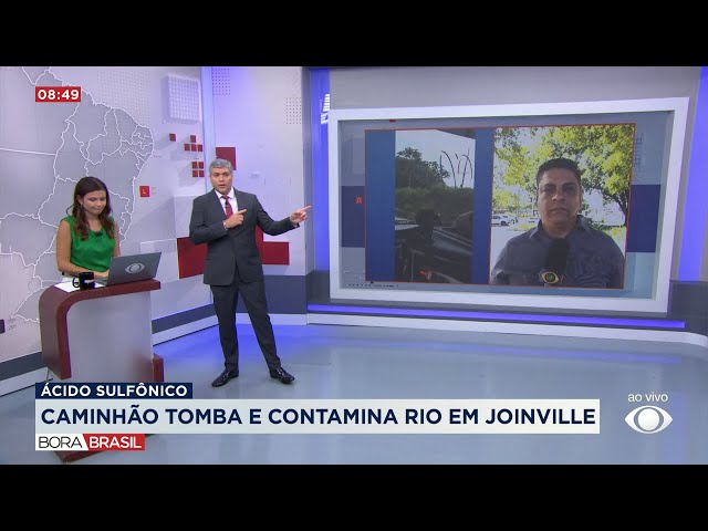 Caminhão tomba e derrama ácido sulfônico em rio de Joinville