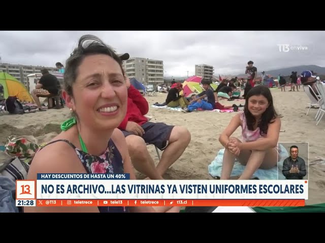 Las vitrinas ya visten uniformes escolares