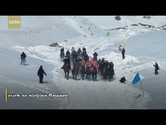 Horse race held in Xinjiang ahead of Chinese New Year