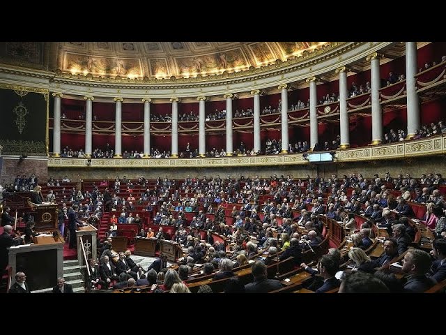 La Asamblea Nacional francesa valida una enmienda constitucional para consagrar el derecho al aborto