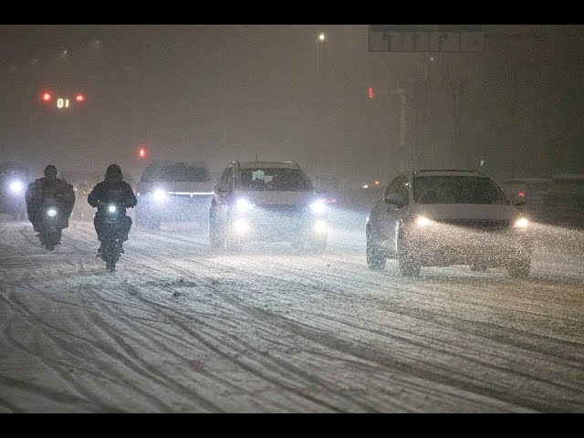 Severe winter weather hits central China amid Chinese New Year travel rush