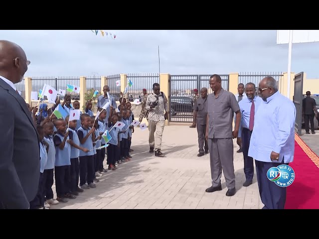 Le Président Guelleh procède à l’inauguration d’un important complexe scolaire à la Cité Nassib.