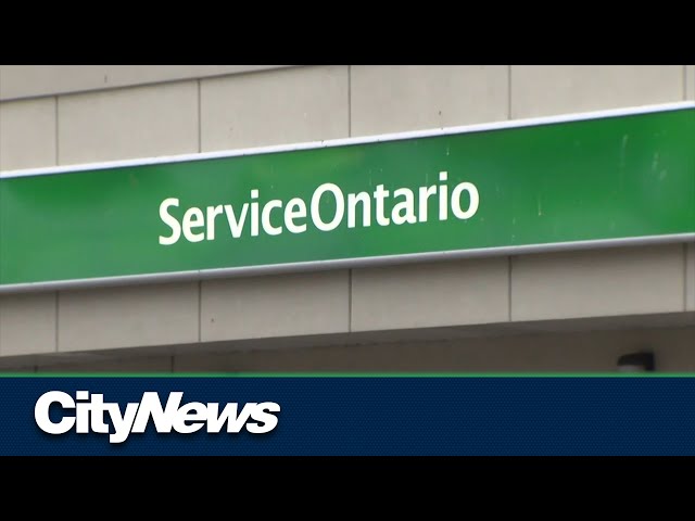 Ontario premier stands by decision to put ServiceOntario kiosks in Staples stores