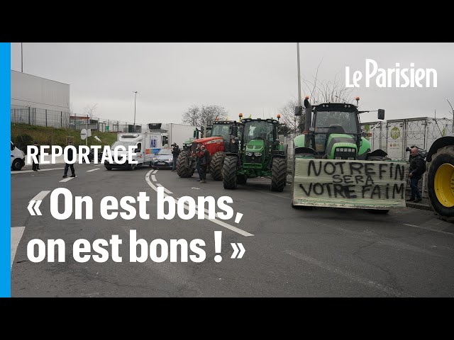 Agriculteurs en colère : des tracteurs postés devant Rungis, 15 personnes interpellées