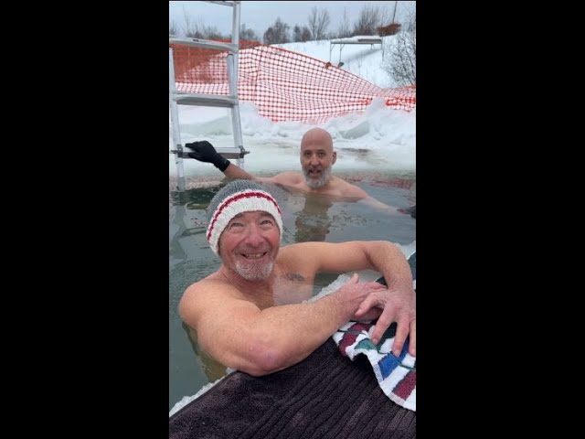 À la rencontre d'adeptes de la baignade en eaux glacées