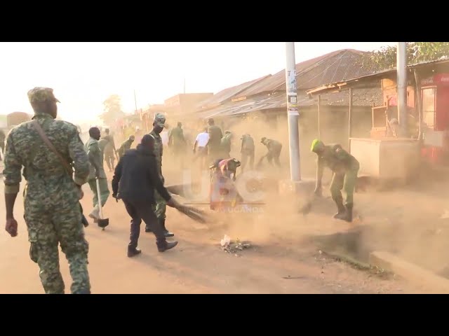 UPDF COMMENCES CLEANING TOWNS IN BUGIRI DISTRICT AS PREPARATION FOR TAREHE SITA DAY.