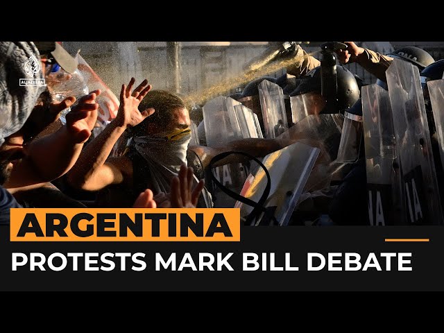 Police clash with protesters as Argentina debates controversial bill | #AJshorts