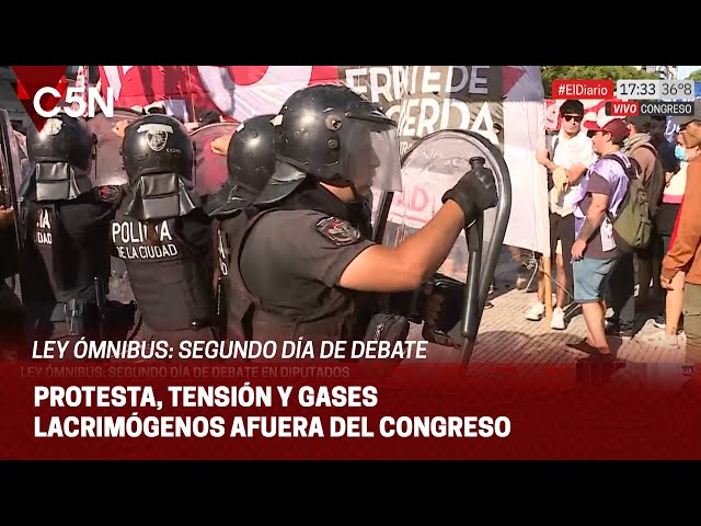 INCIDENTES afuera del CONGRESO en el SEGUNDO DÍA de DEBATE por la LEY ÓMNIBUS