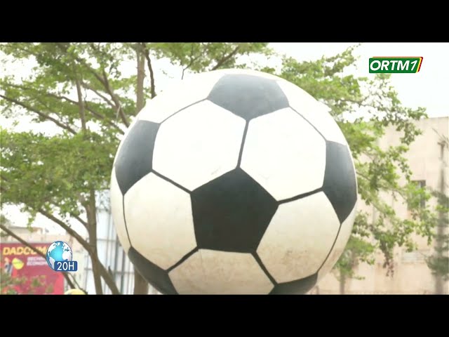 ⁣CAN2023 | À la rencontre des artistes, des joueurs et commerçants avant le match Mali -Côte d'I