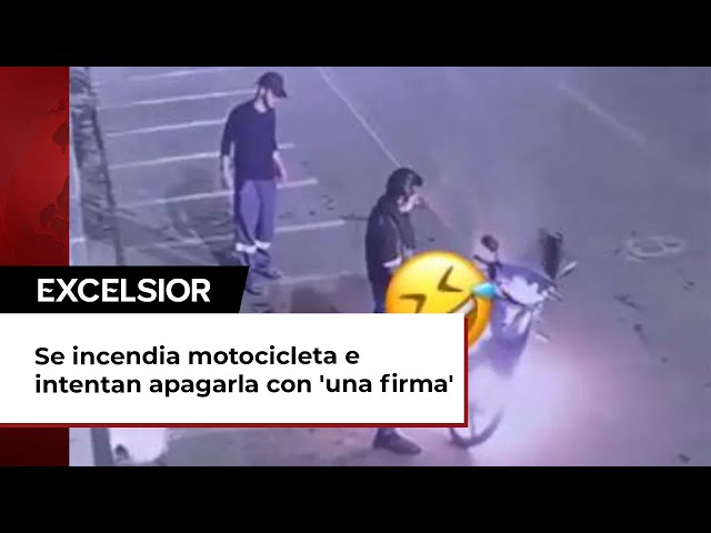 Se incendia motocicleta e intentan apagarla con 'una firma'