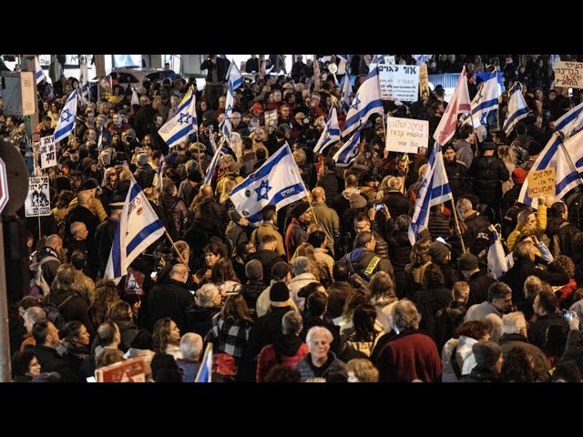 Thousands gather in Tel Aviv for anti-government protests