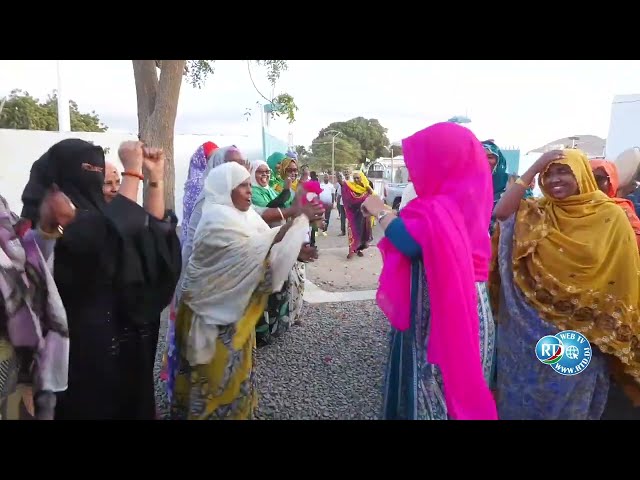 La ministre des Affaires Sociales rencontre les femmes d'Ali-Sabieh.