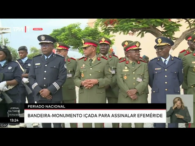 Feriado Nacional bandeira-monumento içada para assinalar efeméride