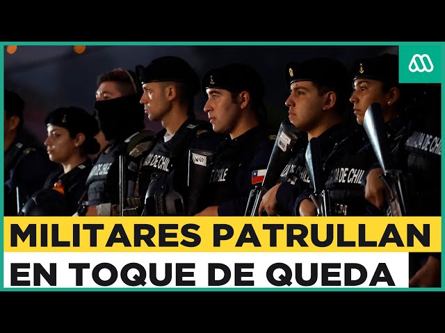 Militares recorren las calles durante el toque de queda en Viña del Mar