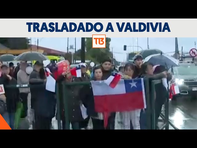 "Con Tristeza": Adherentes de Sebastián Piñera llegan a despedirlo en Valdivia