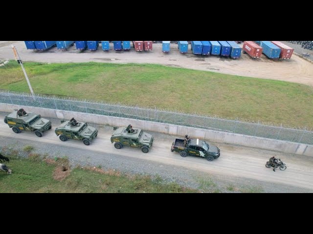 Ante manifestaciones en Haití, convoy del Ejército recorre la frontera con Dajabón