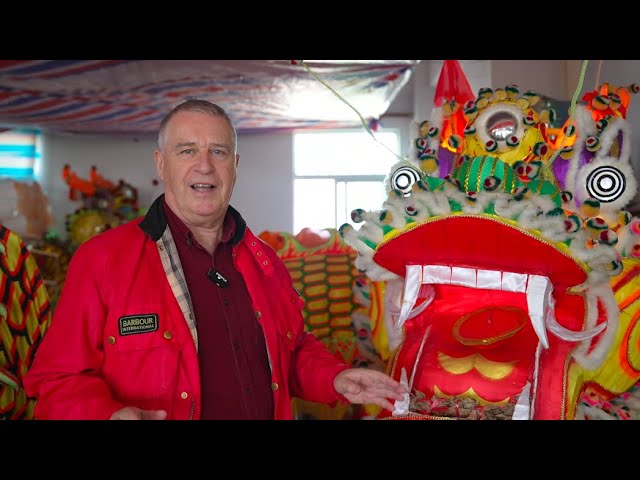 GLOBALink | Australian commentator experiences dragon dance in Chinese town