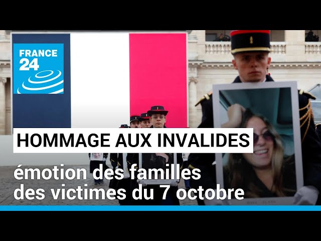 Hommage aux victimes du 7 octobre : émotion des familles dans la cour des Invalides • FRANCE 24