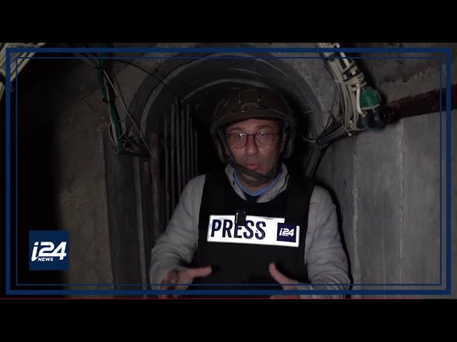 Matthias Inbar au cœur d'un tunnel à Gaza où des otages étaient détenus