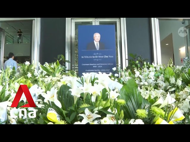 Hundreds turn up for late bank chairman Wee Cho Yaw's memorial ceremony at UOB Plaza