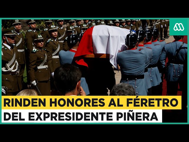 Rinden honores al féretro del expresidente Sebastián Piñera en su llegada al Excongreso Nacional