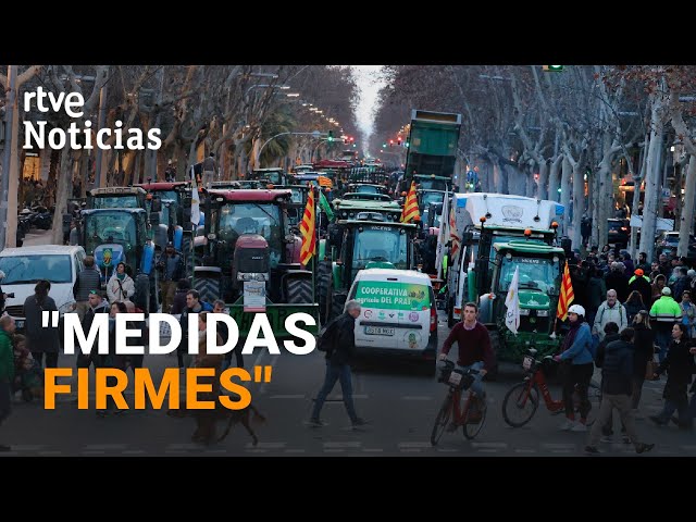 BARCELONA: Los AGRICULTORES COLAPSAN el CENTRO de la CIUDAD en una MARCHA AUTORIZADA | RTVE Noticias