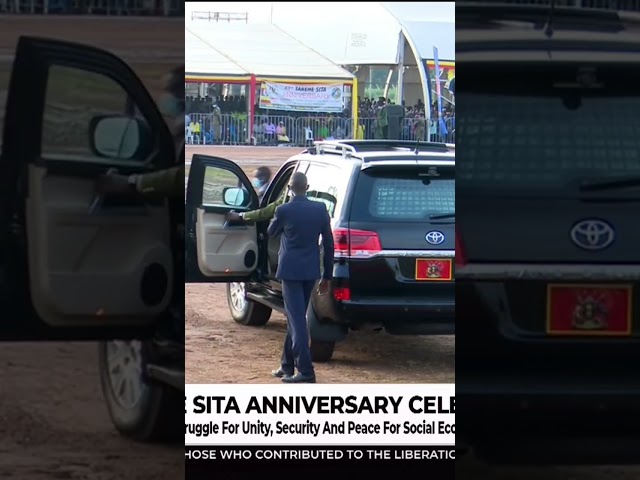 MUSEVENI'S CONVOY DEPARTS BUGWERI AFTER THE 43rd TAREHE SITA ANNIVERSARY CELEBRATIONS.