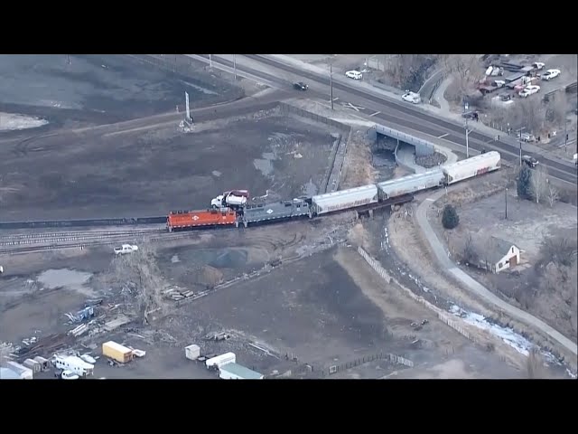 Hundreds of liters of diesel leaked after Colorado train derailment