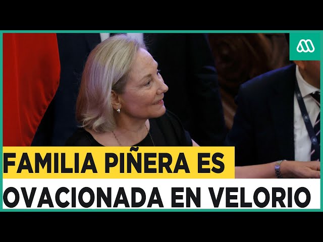 Emotivo momento: Familia Piñera fue ovacionada por asistentes al velorio del expresidente