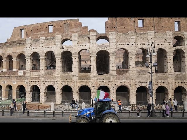 Los agricultores italianos llevan sus protestas al centro de Roma