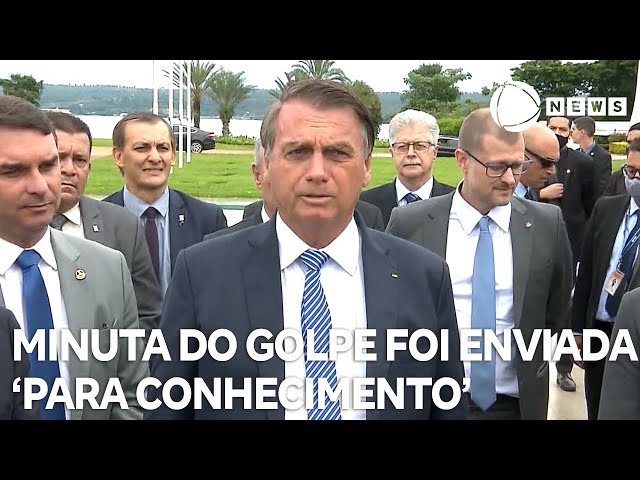 Defesa de Bolsonaro afirma que minuta do golpe foi enviada a ele 'para conhecimento'