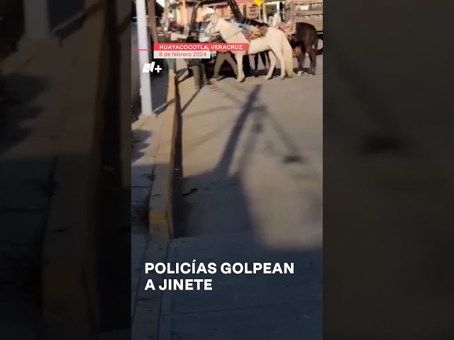 Policías atacan violentamente a jinete en Veracruz - N+ #Shorts