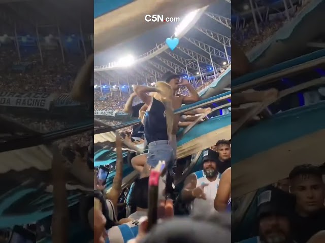 LA JOAQUI ALENTÓ a RACING en plena POPULAR