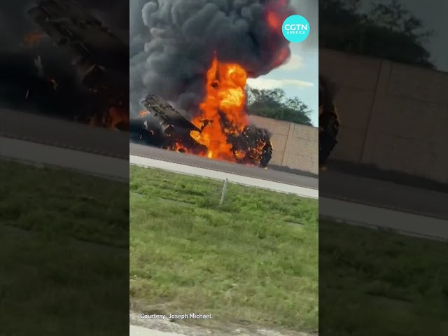 Plane crashes into highway traffic in Florida