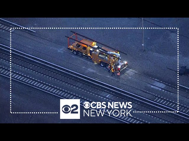 Broken rail impacting LIRR service in Queens