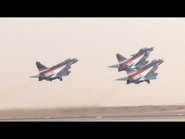 PLA aerobatic team returns home on Chinese New Year