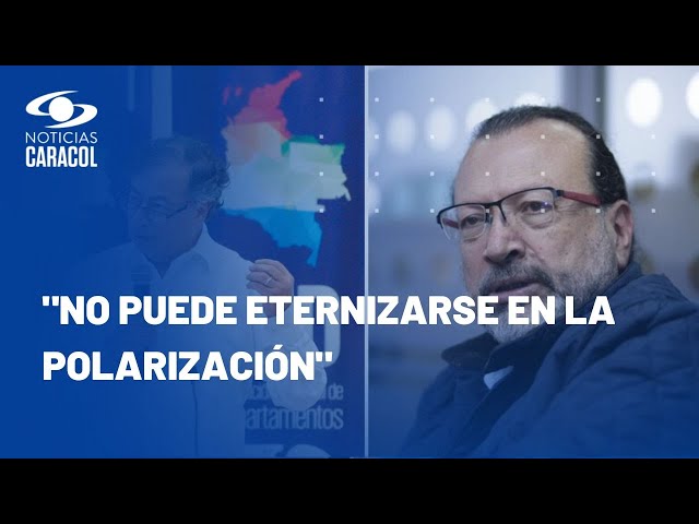 Escritor William Ospina dice que "el enemigo de Petro es él mismo"