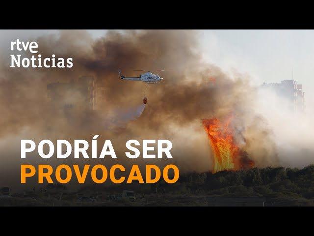 VALENCIA: Un EDIFICIO DESALOJADO en EL SALER por la PROXIMIDAD a un INCENDIO | RTVE Noticias