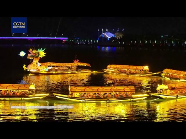 ⁣По всему Китаю проходят световые шоу в честь праздника Весны