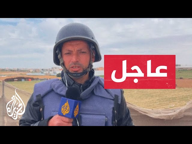 ‏عاجل | إصابة مراسل ⁧‫الجزيرة‬⁩ إسماعيل أبو عمر في قصف من طائرة إسرائيلية شمالي رفح‬⁩