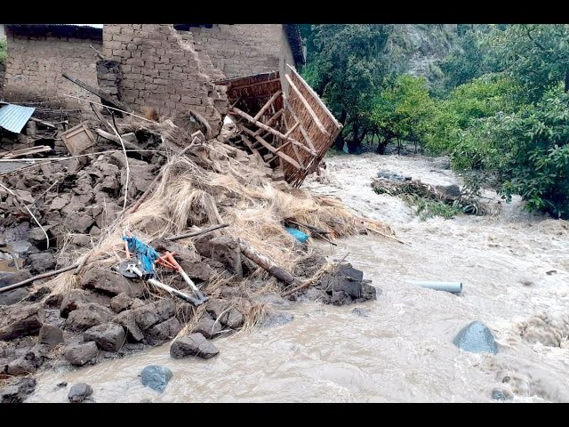 Cusco: Desborde de río deja 15 viviendas afectadas e impide ingreso a turistas