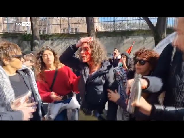 Medioriente, a Napoli cariche polizia a presidio pro Gaza: feriti