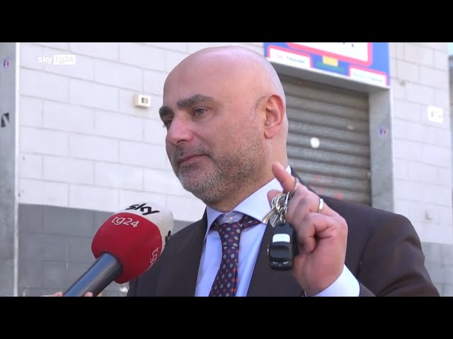 ⁣Rapine e raid a Napoli, imprenditore consegna chiavi